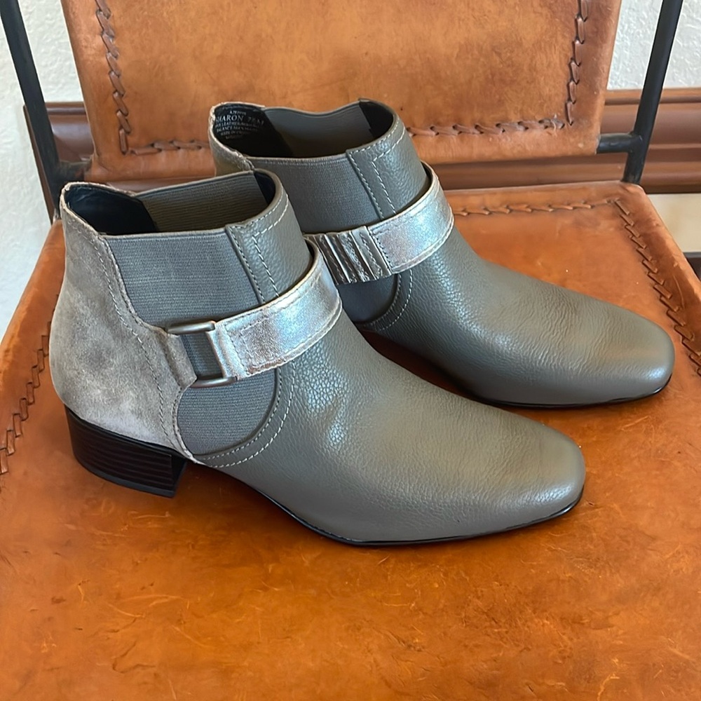 LOGO Boots